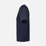 и в городе.<br><ul class="list"><li>Модель с боковыми швами</li><li>Рукава-реглан анатомического кроя (с дополнительной вставкой)</li><li>Плоские швы