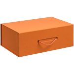 Коробка выполнена из переплетного картона