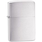 <ul class="list"><li>Бензиновая зажигалка</li><li>Покрытие Brushed Chrome устойчиво к появлению царапин и пятен</li><li>Металлический корпус</li><li>Работает на ветру</li><li>Подходит для многократной заправки</li></ul>Поставляется незаправленной. Упакована в подарочную коробку.