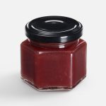 Нежная клубника в сочетании с благородными нотами красного вина и пряностей создает сбалансированный вкус с глубоким послевкусием. Конфитюр Groggy предназначен для неторопливого наслаждения — его можно подавать к сырной тарелке