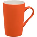 Благодаря бархатной поверхности soft-touch кружку не хочется выпускать из рук ни на секунду. Она точно не будет пылиться на полке в шкафу. Необычная форма и яркий цвет помогут освежить дизайн любой кухни.<br>Емкость 420 мл.<br> <div>Чтобы кружка с покрытием софт-тач надолго сохранила первоначальный внешний вид