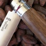 так и надежность и долговечность изделия. <br>Используемый в Opinel № 8 дизайн создавался еще самим основателем компании и бренда Жозефом Опинелем. Начатое им дело продолжила его семья