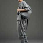 с чего начать.<br>Выдерживает нагрузку до 9 кг.<ul class="list"><li>Объем 12 л<br></li><li>Большое центральное отделение на молнии</li><li>Внутренний карман для документов</li><li>Уплотненная спинка</li><li>Ручка для переноски</li><li>Крепится на ручку чемодана</li></ul>