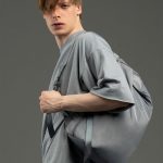 с чего начать.<br>Выдерживает нагрузку до 9 кг.<ul class="list"><li>Объем 12 л<br></li><li>Большое центральное отделение на молнии</li><li>Внутренний карман для документов</li><li>Уплотненная спинка</li><li>Ручка для переноски</li><li>Крепится на ручку чемодана</li></ul>