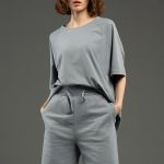 с чего начать.<br>Прямые шорты унисекс свободной посадки.<br><ul class="list"><li>Два боковых кармана</li><li>Эластичный пояс с утягивающим шнуром</li><li>Внутренняя сторона без начеса</li><li>Шнурок закреплен в поясе и замене не подлежит.<br></li></ul><br><div id="tablemer"><img width="90" src="//files.giftsoffer.ru/images/tablemer/pants_2.svg"/><table border="1" cellpadding="5" cellspacing="0"><tr align="center"><td>Таблица размеров