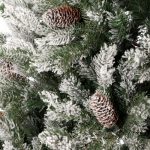 а литые лапки создают эффект живых иголочек.<br>Крепление веток: шарнирное<br>Количество веток: 304 шт. из ПВХ и 327 шт. литых (PE).<br>Количество шишек: 51 шт.<br>Поставляется в крафтовой картонной коробке.<br><br>Инструкция по сборке внутри коробки.