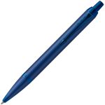 Подарочная шариковая ручка Parker IM Professionals Monochrome Blue выполнена из нержавеющей стали и покрыта матовым лаком синего цвета с эффектом металлик. Декоративные элементы c PVD-покрытием для большей устойчивости к повреждениям и царапинам. Ручку удобно закреплять на ежедневнике
