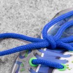 переводя фокус внимания на яркий принт.<br><br>Цветовая палитра позволяет легко сочетать шнур Lasso с другими элементами кастомизации для создания по-настоящему уникального и неповторимого дизайна.<br>Концы шнура по умолчанию обрезаются горячими ножницами