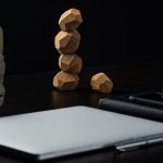 поэтому каждый элемент уникален.</li><li>В наборе 9 элементов.</li><li>Средний уровень сложности.</li></ul>Упаковано в тканевый мешок.<br><br>Не является детской игрушкой.  