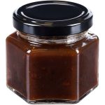 Джем из сосновой шишки с апельсином — это уникальное сочетание лесного аромата и цитрусовой свежести. Благодаря нежной текстуре и яркому вкусу джем Hillo является идеальным дополнением к тостам и десертам
