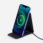 Kickstand — подставка для телефона c беспроводной зарядкой. Заряжать можно все смартфоны