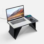 Kickstand — практичный и компактный стол для ноутбука или планшета с функцией беспроводной зарядки смартфона. Это верный друг всех тех