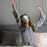 которая обеспечивает идеальную посадку без давления на лицо.
