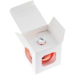 объединив глянцевые шары Finery Gloss с матовыми шарами <a rel="nofollow" target="_blank" href="https://gifts.ru/catalog/mod/elochnyy-shar-finery-matt-8-sm-matovyy">Finery Matt</a> из той же серии.</p>