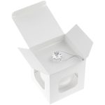 объединив глянцевые шары Finery Gloss с матовыми шарами <a rel="nofollow" target="_blank" href="https://gifts.ru/catalog/mod/elochnyy-shar-finery-matt-8-sm-matovyy">Finery Matt</a> из той же серии.</p>