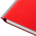 дополнен металлическим хромированным корешком. Корешек оклеен бирюзовой пленкой для защиты от царапин