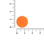 в капюшоне толстовки