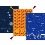 Плед с вывязанным логотипом и индивидуальным рисунком в фирменной цветовой гамме.<br><br>Модель: плед жаккардовой вязки