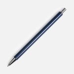 Лаконичная ручка без клипа — ничто не отвлекает от нанесенного логотипа.<br><ul class="list"><li>Механизм ручки: нажимной;</li><li>Корпус ручки разбирается