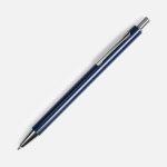 Изящная ручка с тонким корпусом.<br><ul class="list"><li>Механизм ручки: нажимной.</li><li>Корпус ручки разбирается