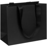 Пакет на лентах из бумаги Deep Black плотностью 200 г/м².<br>Выдерживает вес до 2