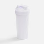 Спортивный шейкер Shake It Easy c герметичной крышкой и венчиком для качественного смешивания напитка — удобный инструмент для приготовления протеиновых и белково-углеводных коктейлей. Это необходимый аксессуар для людей