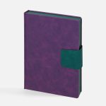 ляссе и обрезом синего цвета. Застежка — хлястик на магните из материала Nubuck Touch