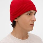 не сковывая движений.<br>Износостойкий акрил неприхотлив в уходе