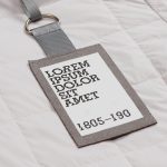 чтобы отрезок стропы был пришит к одному или нескольким товарам в заказе: <br><ul class="list"><li>добавьте на стропу нанесение «Пришив (кастомизация)» и сделайте его групповым для всех товаров