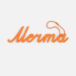 чтобы подвеска была прикреплена к изделию в заказе:<br><ul class="list"><li>Добавьте нанесение «Крепление (сборка)» и сделайте его групповым для всех товаров