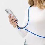 если его входной порт USB Type-C поддерживает технологию Power Delivery.<br><br>Кабель в прочной нейлоновой оплетке не заламывается и не путается