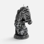 Изысканная серебристая свеча с эффектом естественной патины создаст атмосферу благородства и утонченности. Словно маленькая музейная скульптура
