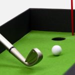 флажок и подарочная коробка.<br><br>Не является детской игрушкой. Не предназначено для детей!
