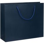 Пакет из бумаги Gentleman Blue плотностью 150 г/м².<br><br>Выдерживает вес до 1