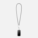 2 адаптера Apple Lightning (до 30 Вт) и USB-A (до 60 Вт)</li></ul>Важно: Для крепления кабеля телефон должен иметь чехол. Длина ланьярда не регулируется.