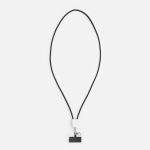 если его входной порт USB Type-C поддерживает технологию Power Delivery.<br><br>Кабель в прочной нейлоновой оплетке не заламывается и не путается