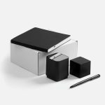 <p>Подарочный набор с антистрессом — для оазиса спокойствия в офисе! Набор Square поможет невозмутимо балансировать между бесконечными дедлайнами и напряженными совещаниями