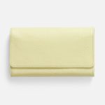 Коллекция личных аксессуаров Unison — идеальный деловой аккомпанемент на каждый день. Это лаконичные и функциональные изделия из натуральной кожи с изысканной фактурой. Отличительные особенности коллекции — нестандартные привлекательные цвета