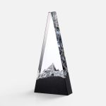 Стела Upward — это уникальное сочетание современного дизайна