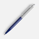 Шариковая ручка Senator Point Metal ver.2 — классическая форма в новом цвете! <br>Верхняя часть корпуса и детали изготовлены из массивного метала. Металлическая кнопка с цветным пластиковым декором в цвет корпуса.<br>Механизм ручки: нажимной.<br>Корпус ручки разбирается