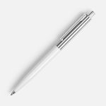 Шариковая ручка Senator Point Metal ver.2 — классическая форма в новом цвете! <br>Верхняя часть корпуса и детали изготовлены из массивного метала. Металлическая кнопка с цветным пластиковым декором в цвет корпуса.<br>Механизм ручки: нажимной.<br>Корпус ручки разбирается