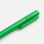 который обеспечивает до 3500 м непрерывного письма.<br><ul class="list"><li>Механизм ручки: поворотный.</li><li>Корпус ручки разбирается