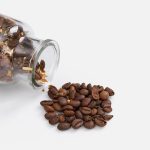 кто любит бодрящий вкус с изюминкой.<br><br>Coffeedence. Только уверенность.<br>Состав: кофе натуральный жареный в зернах