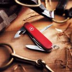 кернер </li><li>Кольцо для ключей </li><li>Пинцет </li><li>Зубочистка </li></ul>