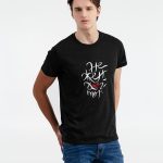 см</td><td>S<br></td><td>M<br></td><td>L<br></td><td>XL<br></td><td>XXL<br></td></tr><tr align="center"><td>A</td><td>48</td><td>51</td><td>54</td><td>57</td><td>61</td></tr><tr align="center"><td>B</td><td>70</td><td>72</td><td>74</td><td>76</td><td>78</td></tr></table><p>Допускаются отклонения в 5% от указанных параметров по размеру и цвету.</p></div>
