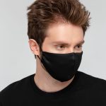 чтобы она плотно закрывала нос и рот.<br>Стирайте маску после каждого использования при температуре до 40 °C и проутюживайте с паром.<br><br>Не носите маску более 2 часов подряд. Если маска стала влажной