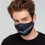 имеющим признаки респираторной инфекции </li><li>вы находитесь в людном и плохо проветриваемом месте</li></ul>Расправляйте маску на лице