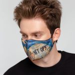 имеющим признаки респираторной инфекции </li><li>вы находитесь в людном и плохо проветриваемом месте</li></ul>Расправляйте маску на лице