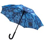 <p>Метод окрашивания ткани tie-dye («завяжи и покрась») популярен уже многие десятилетия. Его любят за простоту процесса и неповторимость результата. </p><p>Зонт спасет от дождя
