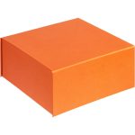 Изготовлена из переплетного картона